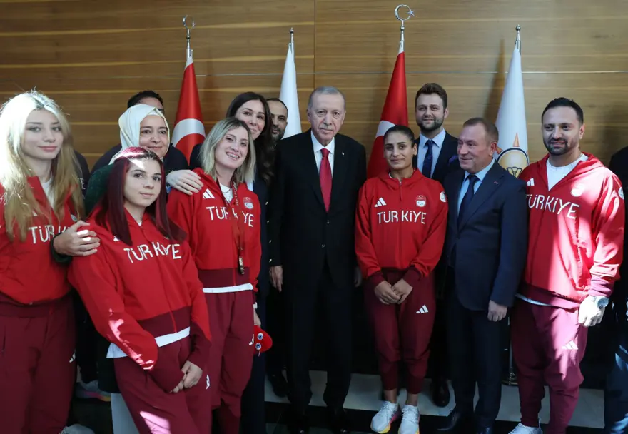 Cumhurbaşkanı Erdoğan paralimpik sporcularını kabul etti 1