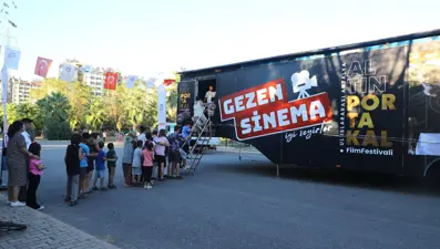 Altın Portakal Sinema Tırı, ilçelerde sinemaseverlerle buluşuyor