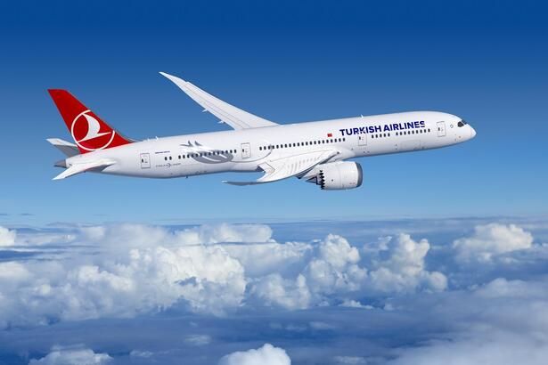 İstanbul-Manchester seferinde kız bebek dünyaya geldi
