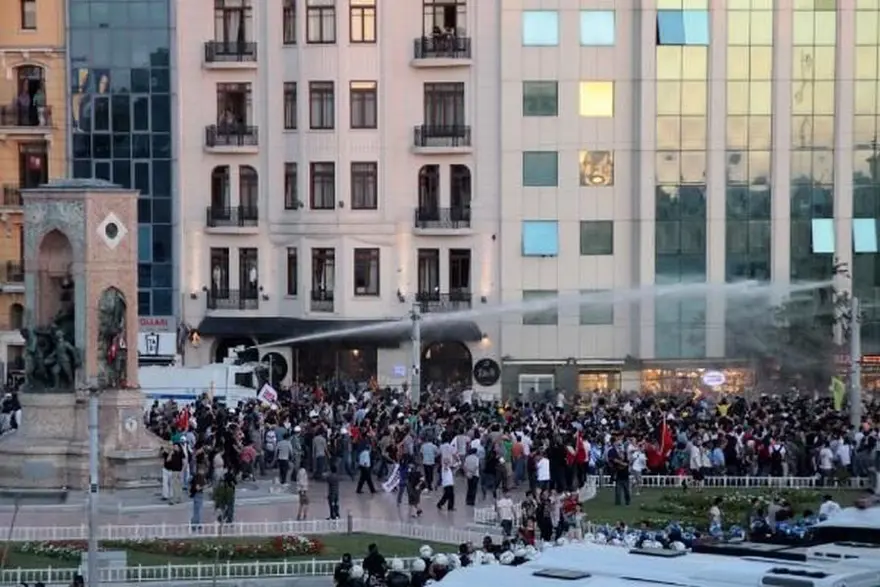 Taksim'de gerginlik 13
