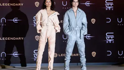 Bir örnek giyindiler: Zendaya ve Timothee Chalamet'in stili gündemde