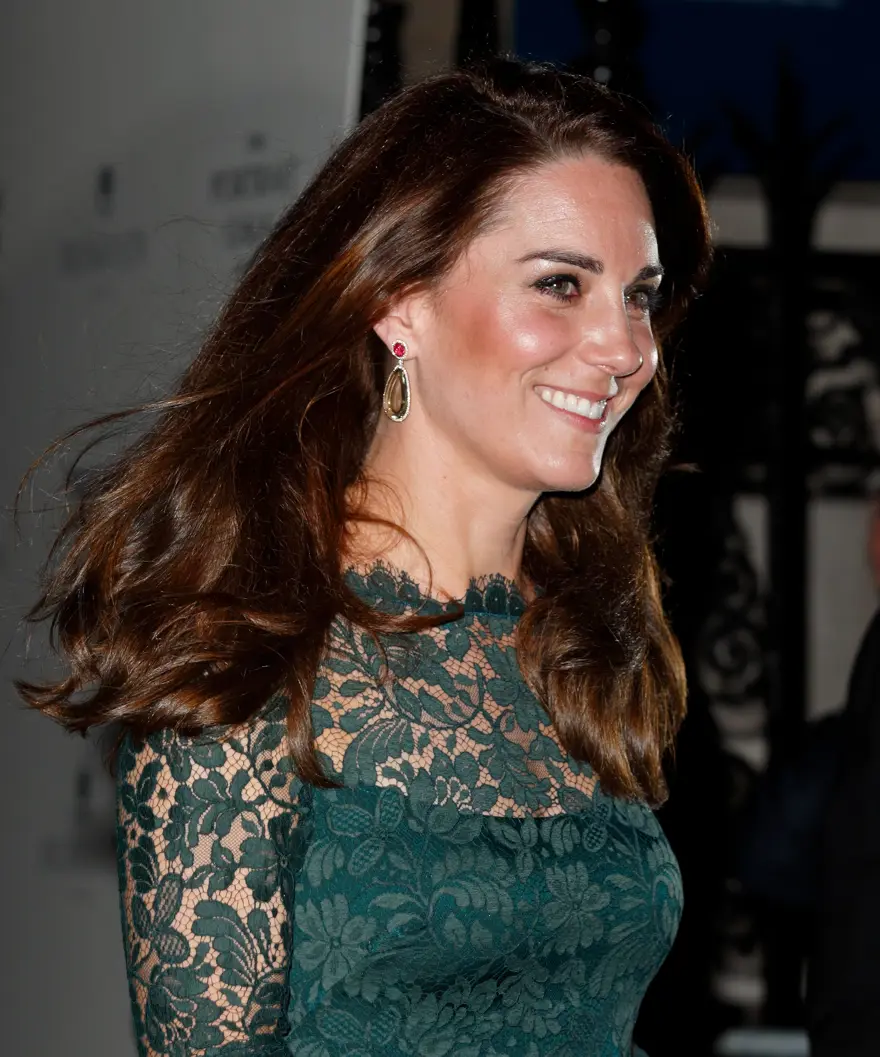 Kate Middleton’ın sanat şıklığı 1