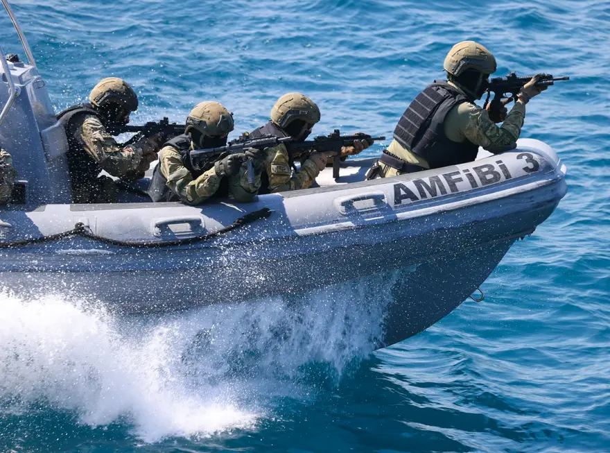 Amfibi Hücum Timleri'nden gövde gösterisi 27