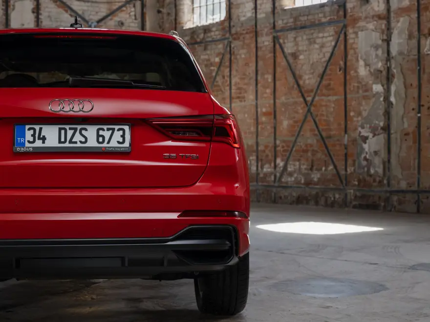 OTOMOBİL TESTİ: Tüm ayrıntılarıyla yenilenen Audi Q3 18