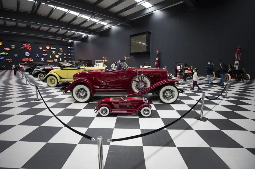 Klasik otomobil ve motosiklet müzesi Key Museum tarihe ışık tutuyor 4