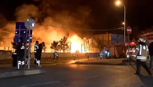 İstanbul Arnavutköy'de fabrika yangını