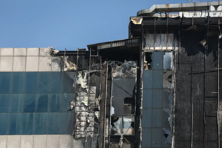Bayrampaşa'da kültür merkezinde yangın 15