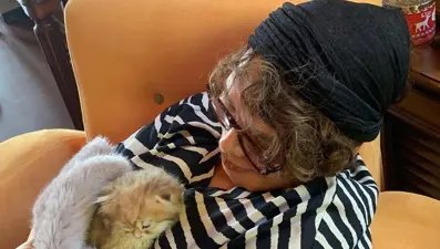 Yıldız Tilbe, kedisini Sezen Aksu'ya hediye etti