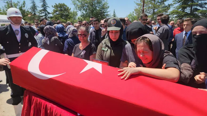 "TÜM ÖMRÜNÜ BU İŞE VAKFETTİ" 4 "TÜM ÖMRÜNÜ BU İŞE VAKFETTİ" 4