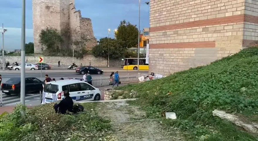Tarihi surlarda ikinci cinayet önlendi. Telefonundan cinayet hazırlığı ve Semih Çelik çıktı 5 Tarihi surlarda ikinci cinayet önlendi. Telefonundan cinayet hazırlığı ve Semih Çelik çıktı 5