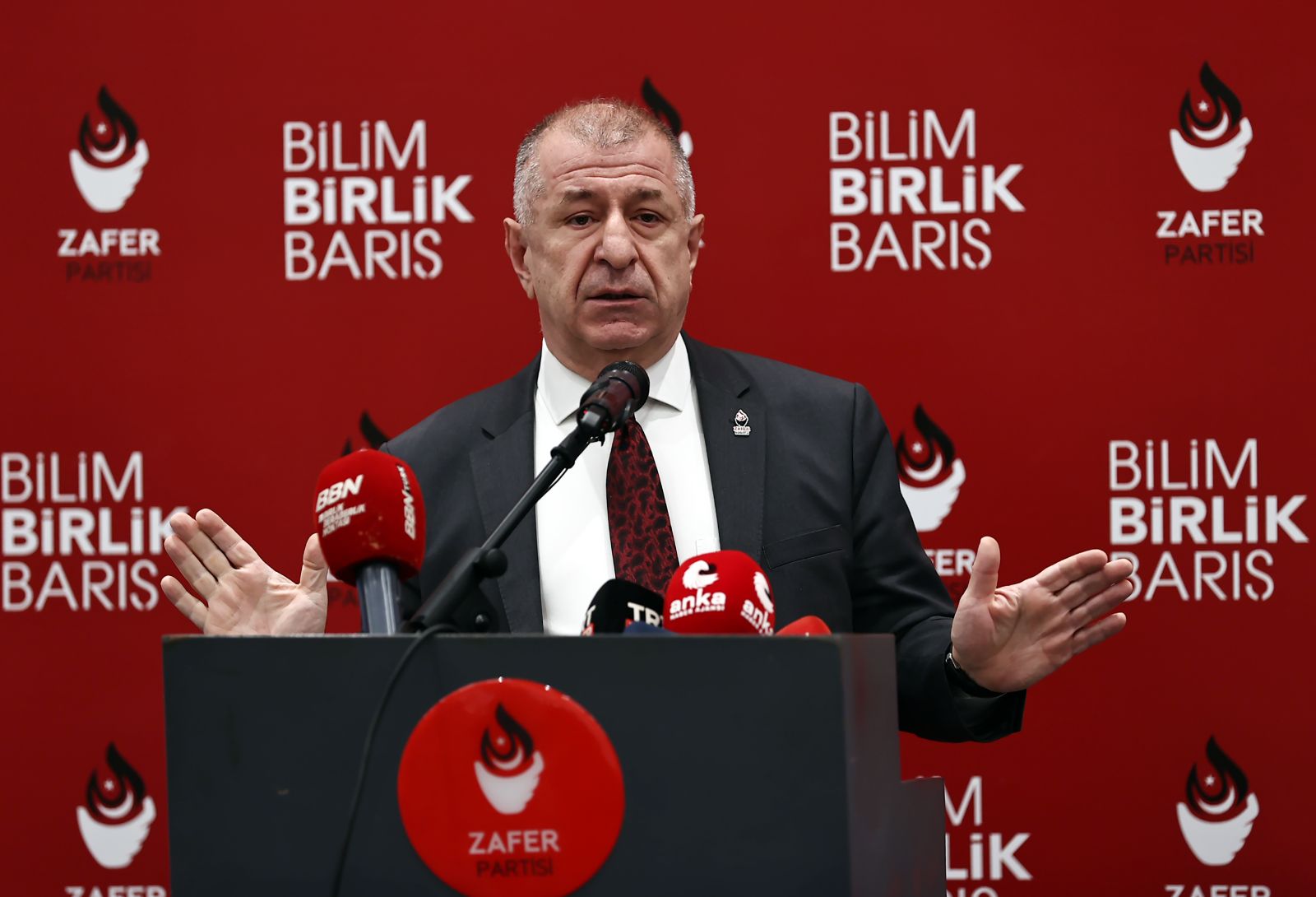 Zafer Partisi Genel Başkanı Ümit Özdağ'dan "yabancılara vatandaşlık" açıklaması