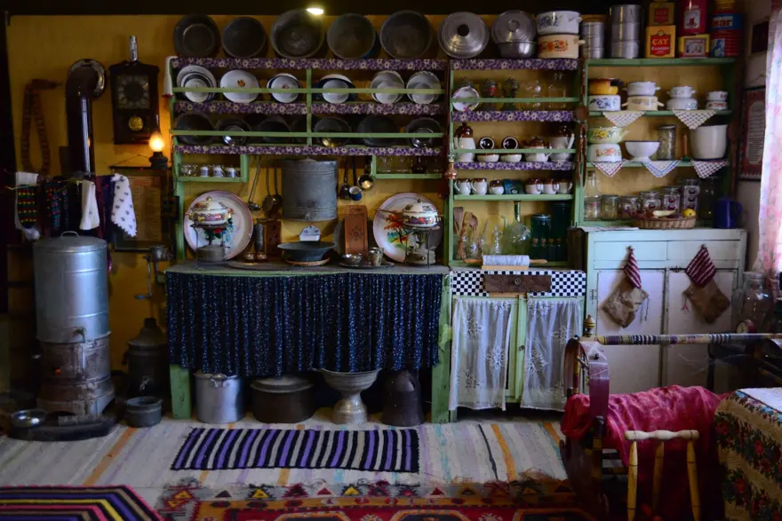 4 KATLI EVİNİ MÜZEYE ÇEVİRDİ 1