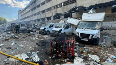 Rusya, Ukrayna'nın en büyük iki şehrini vurmaya devam ediyor