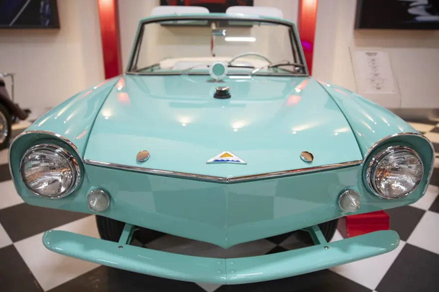 Klasik otomobil ve motosiklet müzesi Key Museum tarihe ışık tutuyor 25