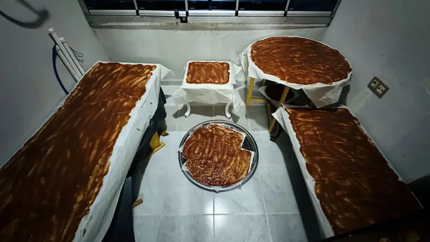 Dut, erik, kayısı ve elmadan yapılıyor: Güneşte kurutulup kış için hazırlanıyor 1 Dut, erik, kayısı ve elmadan yapılıyor: Güneşte kurutulup kış için hazırlanıyor 1