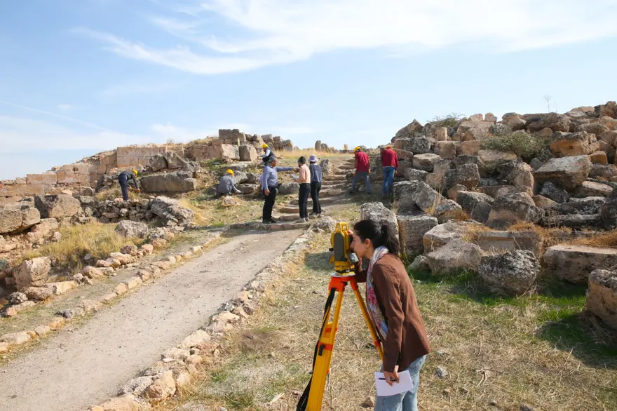 "BİRÇOK YAPI JEORADARLA TESPİT EDİLDİ" 5