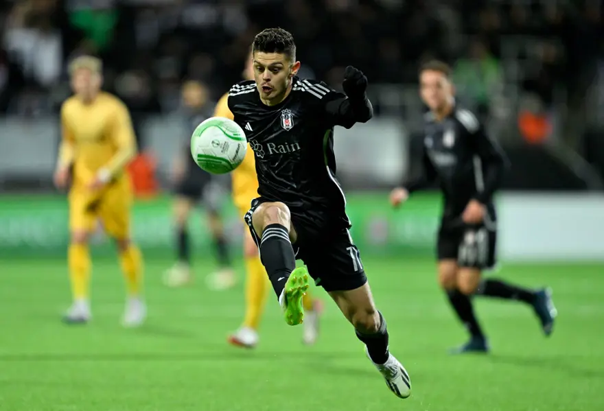 ABOUBAKAR REKOR PEŞİNDE 5 ABOUBAKAR REKOR PEŞİNDE 5