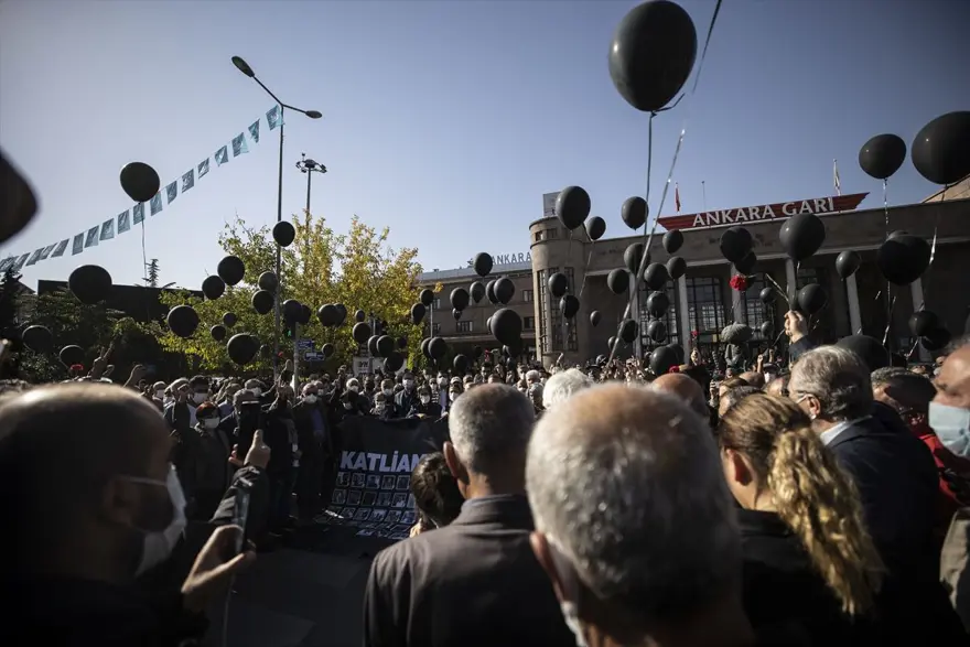 Ankara Garı saldırısında hayatını kaybedenler anıldı 10 Ankara Garı saldırısında hayatını kaybedenler anıldı 10