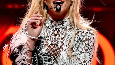 Britney Spears Super Bowl’da performans sergileyecek