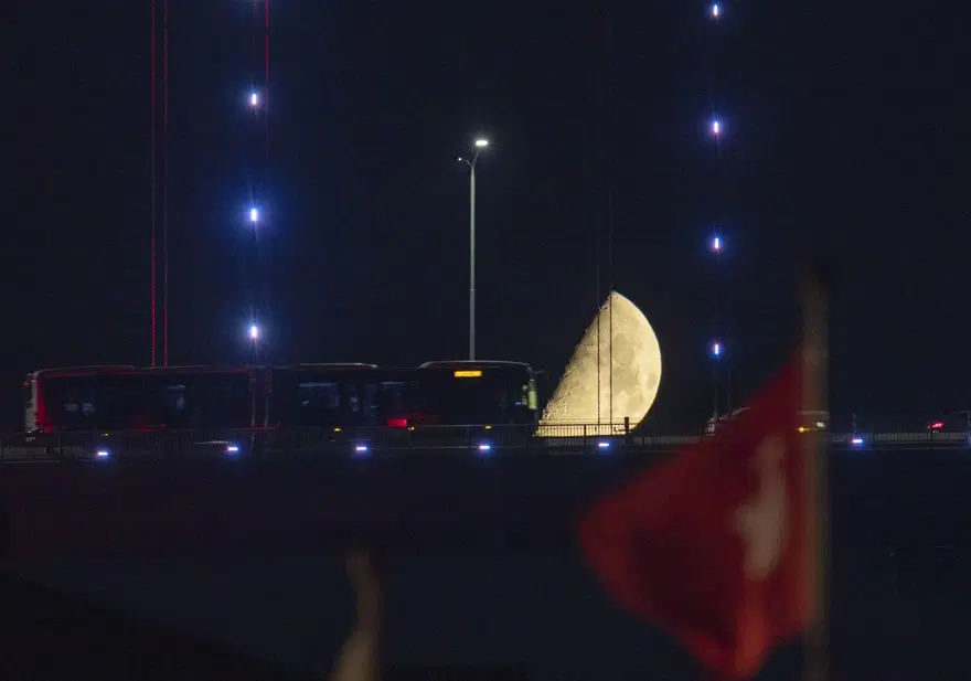 İstanbul'da yarım ay manzaraları 8