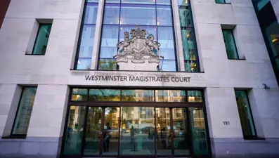 Türkiye’nin Londra Başkonsolosluğu önünde Kur’an yakan kişiye para cezası