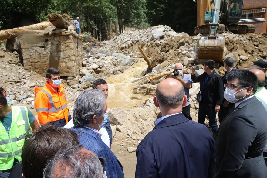 Rize'deki sel felaketinin hasarı gün ağarınca ortaya çıktı 19 Rize'deki sel felaketinin hasarı gün ağarınca ortaya çıktı 19