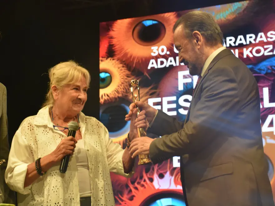 30. Uluslararası Adana Altın Koza Film Festivali'nde Onur Ödülleri verildi 9