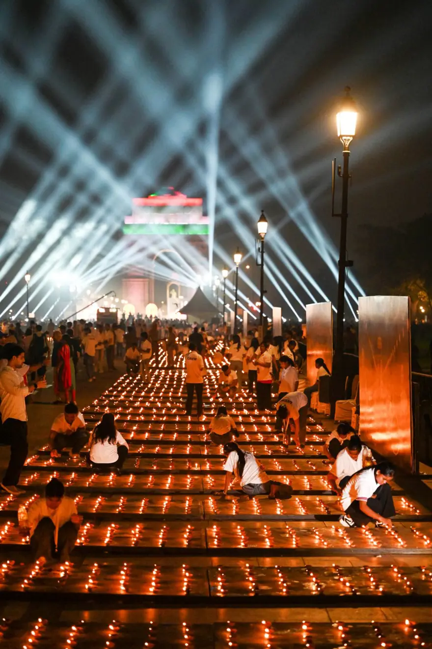 Hindistan'da ışığın bayramı dünya rekoru kırdı 6