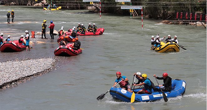 Raftingin kalbi Munzur'da atıyor