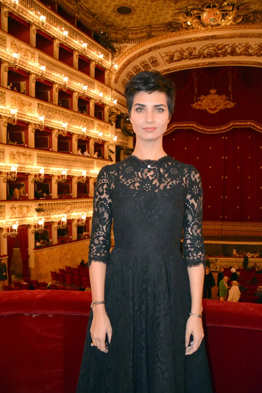 Oyuncu Tuba Büyüküstün'e Vatikan'da ödül 4