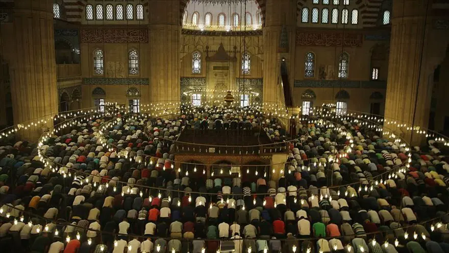 İSTANBUL'DA BAYRAM NAMAZI SAAT KAÇTA? 1