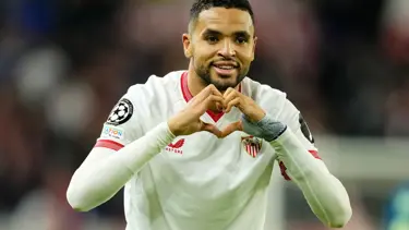 Fenerbahçe, En-Nesyri'den haber bekliyor