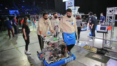 FRC İstanbul Regional Robotik Turnuvası Türkiye şampiyonu Doğa Koleji