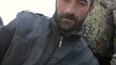 Su sıçratma kavgasında kan aktı: 1 ölü, 2 yaralı