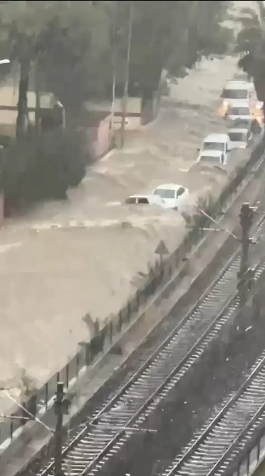 ADANA'DA SAĞANAK SELE NEDEN OLDU 6