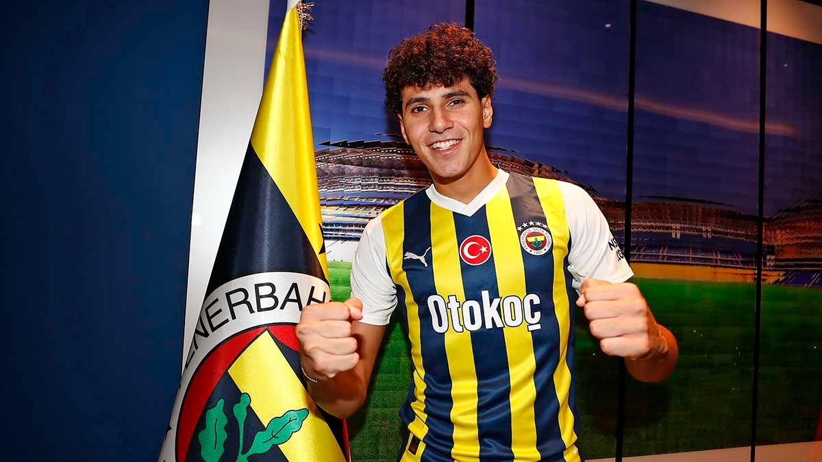 Fenerbahçe Omar Fayed'in lisansını çıkardı