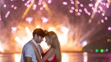 Duygusal şiddetin farklı boyutu: Love bombing (sevgi bombardımanı) nedir, belirtileri nelerdir?