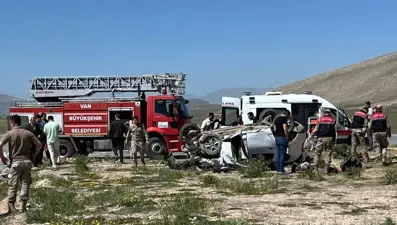 Van'da katliam gibi kaza: 4 ölü, 2 yaralı