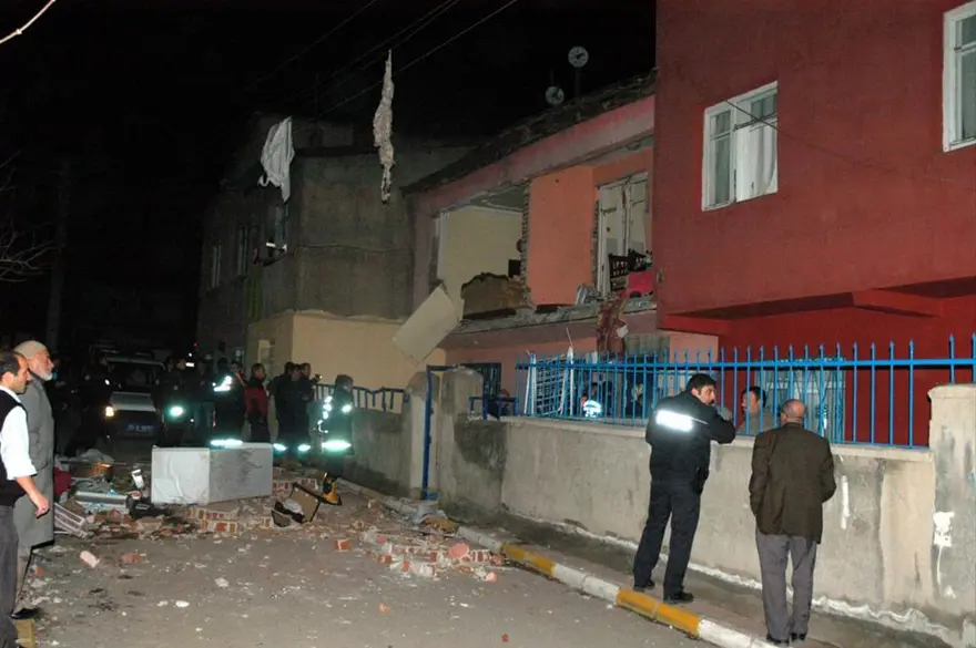 Bomba değil, tüp patladı 5