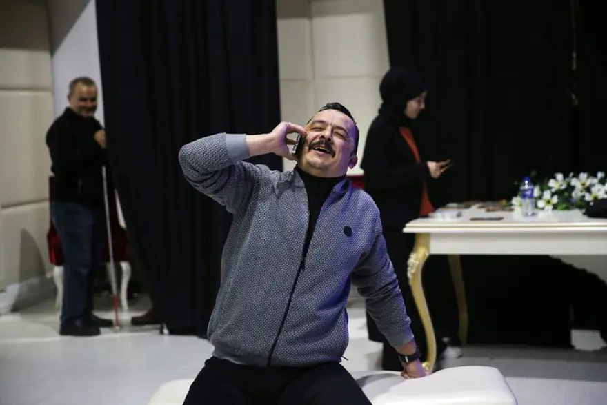 Görme engellilerden oluşan Ekip Moni üçüncü oyununu sahnelemeye hazırlanıyor 5 Görme engellilerden oluşan Ekip Moni üçüncü oyununu sahnelemeye hazırlanıyor 5