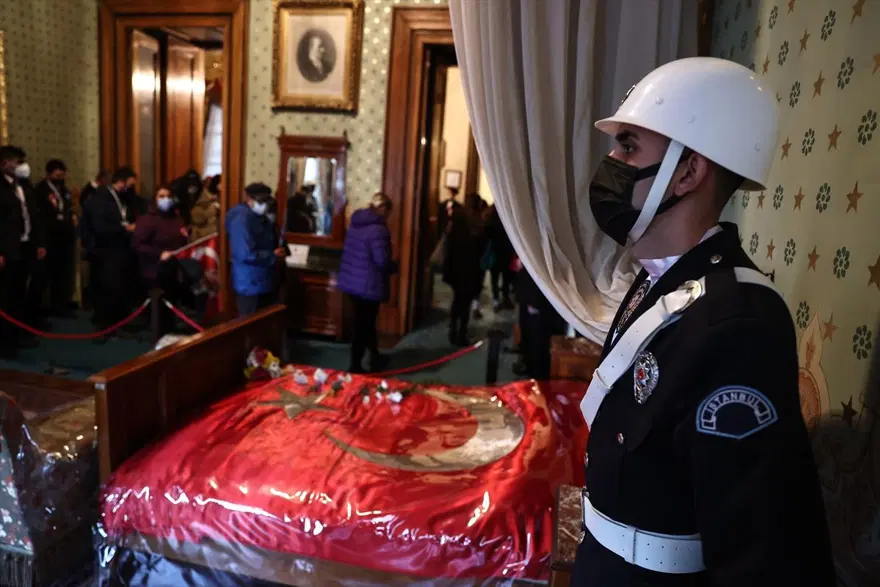 Büyük Önder Atatürk Dolmabahçe'de anıldı 5