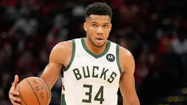 NBA'de Giannis Antetokounmpo Pacers'a karşı 50 sayı attı