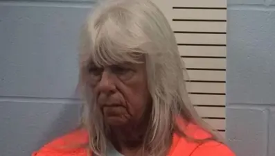 Koleksiyonu için çocuğunu maymunla takas etti