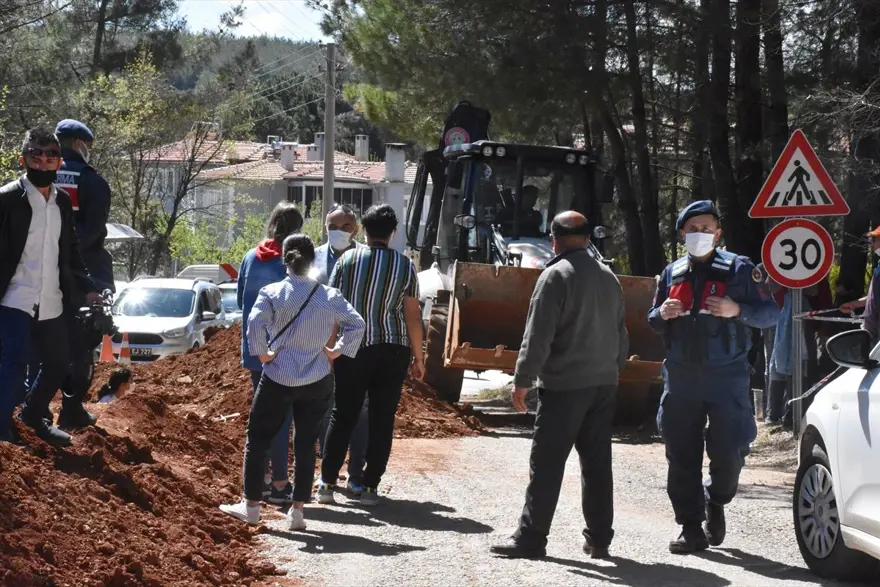Sulama kanalı kazısında tarihi mezar bulundu 8