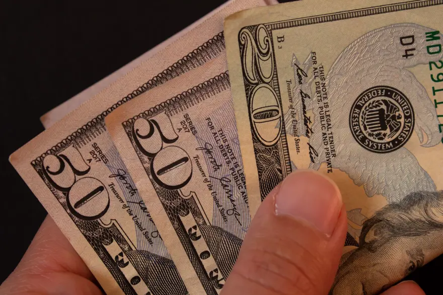 Piyasada 50 dolar paniği! Bankalar ve döviz büroları alımları durduruyor 