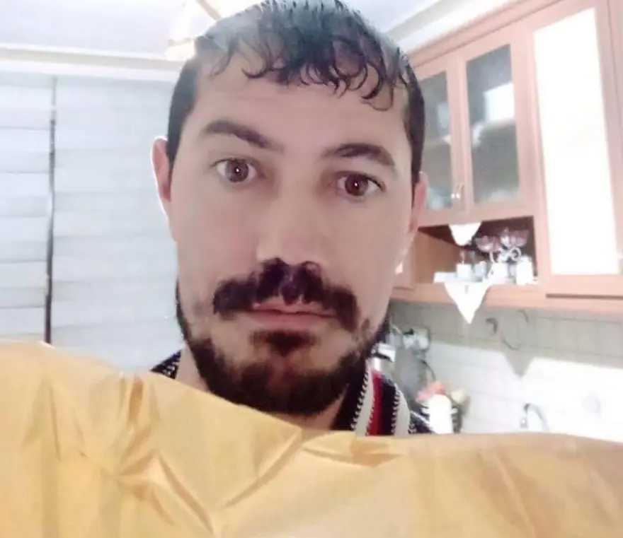 Ankara’da vahşet: Eşini öldürdü, kendisini engellemekisteyen oğlunu yaralayıp 4’üncü kattan atladı 1 Ankara’da vahşet: Eşini öldürdü, kendisini engellemekisteyen oğlunu yaralayıp 4’üncü kattan atladı 1