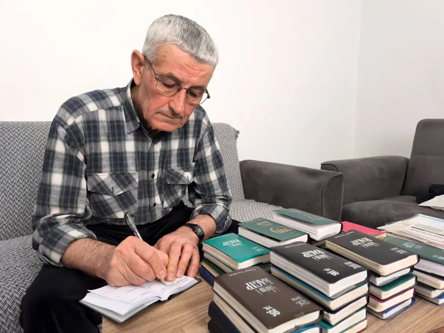 Edirneli çift 40 yıldır aralıksız yazıyor: Geçmişi hatırlamak isteyen onlara soruyor 