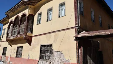 Tescilli 156 yıllık tarihi konak kamuya hibe edildi