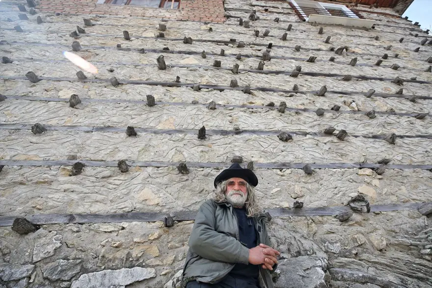 İhracatçılığı bırakıp turistlere gönüllü rehber oldu 7