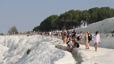 Pamukkale'yi 8 ayda 1 milyon 512 bin kişi ziyaret etti